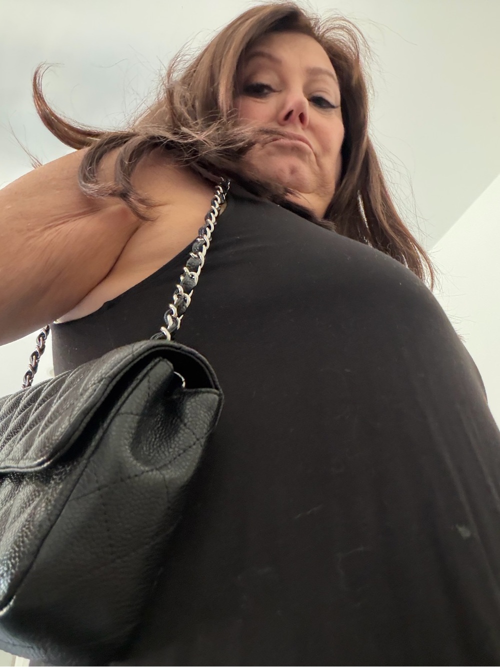 CHANEL Black Quilted Leather Shoulder Bag with Chain Strap - Picture 5 of 6